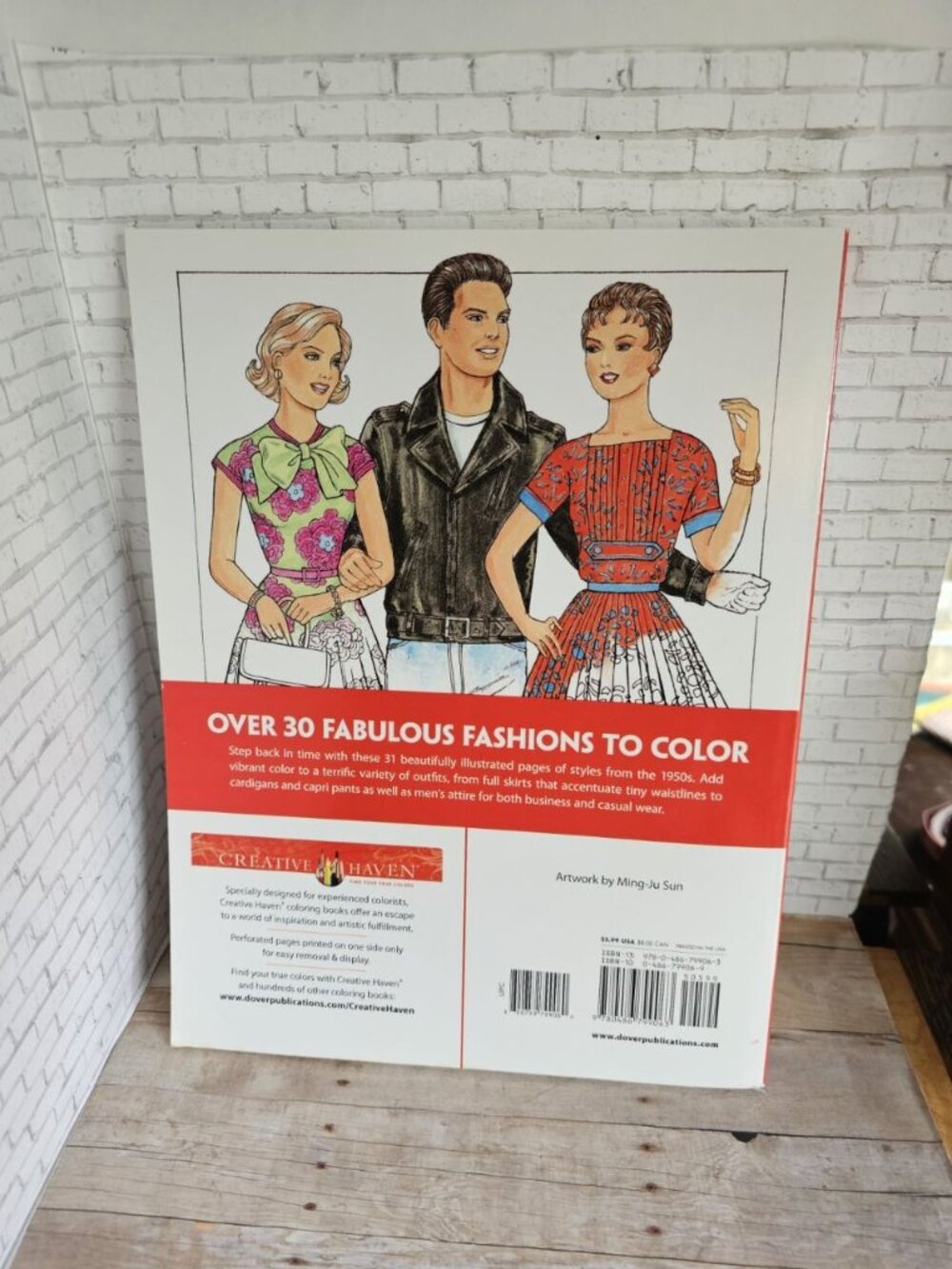 Creative Haven Fabulous Fashions of the 1950s Coloring Book Ming-Ju Sun Preowned - Picture 2 of 4